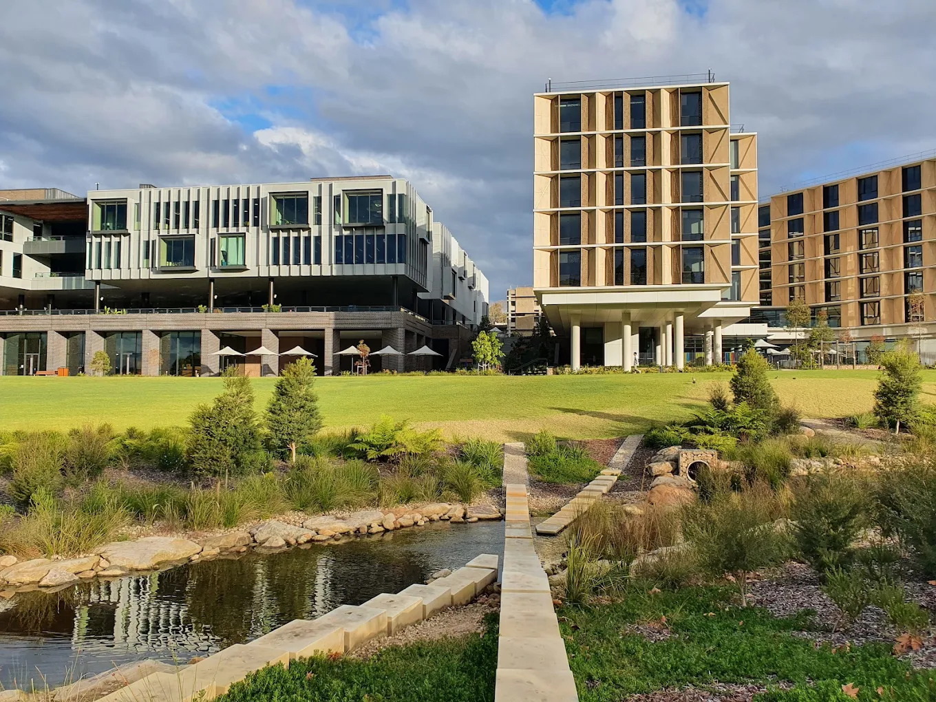 Macquarie University
